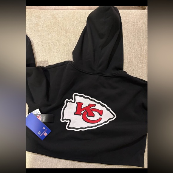 NFL Black Kansas City Chiefs Cropped Hoodie - Picture 2 of 3